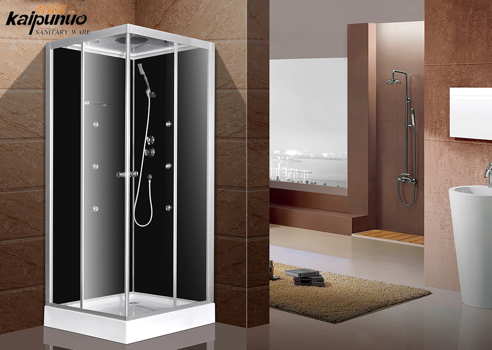 Banheiro moderno de forma quadrada com chuveiro temperado